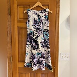 Like new Gabby Skye dress size 8
 A-Line Sleeveless